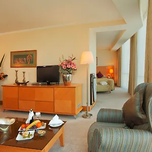 מלון Wyndham Grand Ozdilek Thermal &, איזמיר