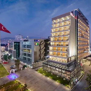 מלון Hilton Garden Bayrakli, איזמיר